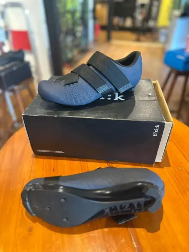 Sapatilha de estrada speed 39BR azul escuro/preta R5 Powerstrap, Fizik