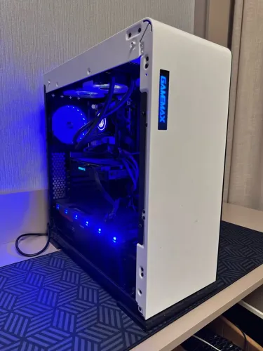 PC GAMER i5 + RX 580 8GB + RAZER | ACEITO TROCA POR CONSOLE ?