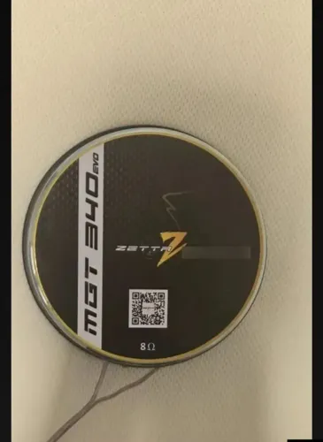 Vendo 2 pares de alto falantes de 6 polegadas 340 whats de potência cada marca zetta