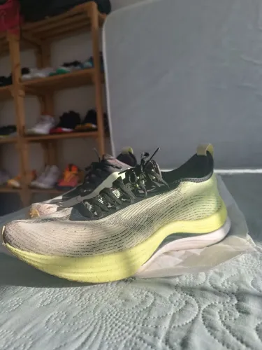 Tênis Mizuno Wave Aero 20 - Tamanho 41
