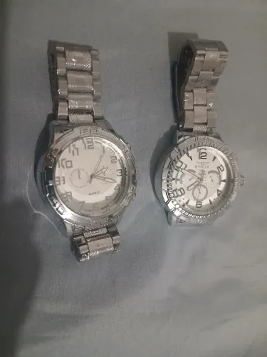 Vendo 2 relógios masculinos novos