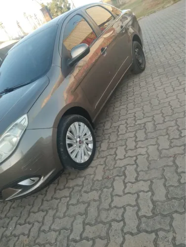Fiat Grand Siena Attrac. 1.4 EVO F.flex 8V 2013