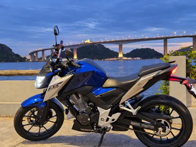 Honda CB 300f Twister Flex 2026 + Acessórios
