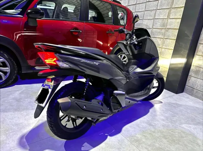 Honda PCX 2017 Cinza - Super Conservada e Econômica!