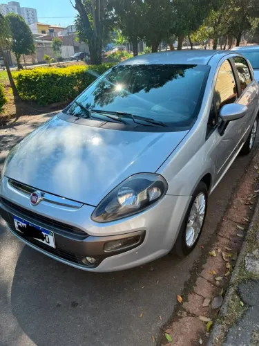 Fiat Punto Essence 1.6 Flex 16V 5P 2014