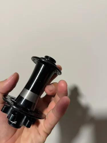 Cubo Roval Specialized 28 furos