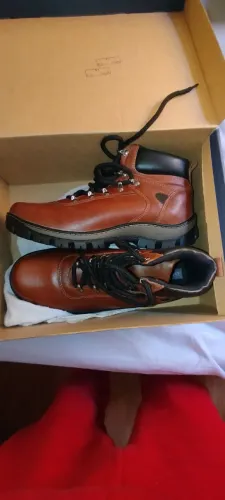 Bota Stefanini cano médio caramelo