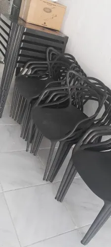 Cadeiras e mesas