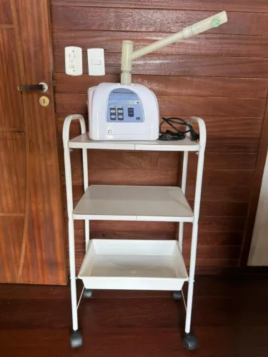 Vendo para estética carrinho auxiliar, vapor de ozônio, ultrassom, lupa e massageador