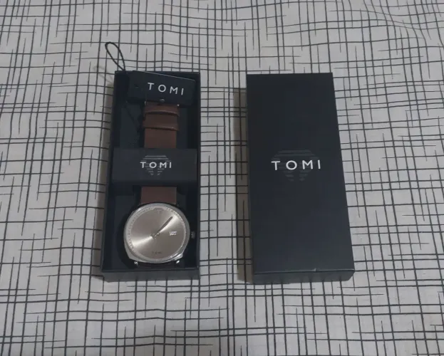 Relógio Tomi 40mm Shein - Novo