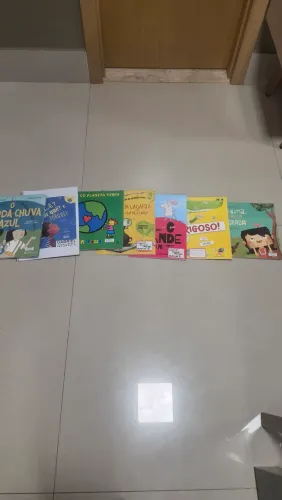 Livros diversos de escola para crianças 