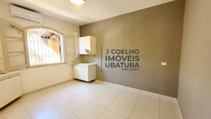 Sala comercial para locação no centro de Ubatuba