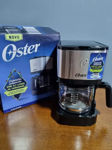 Cafeteira Oster Inox - Voltagem 220 - 19 xícaras - Nova