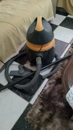 Aspirador Pó e Água Electrolux Hidrolux AWD01 1400W 5L com Acessórios Preto - 110V