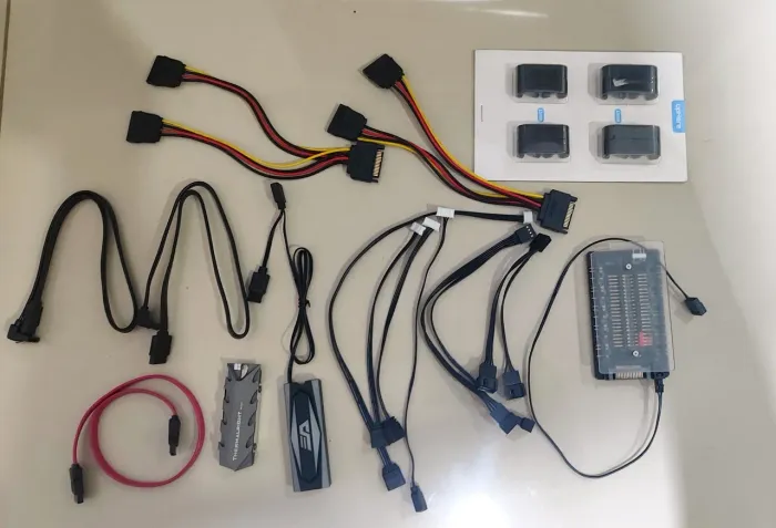 Cabos , Hub 10 entradas, 8 suporte mangueira Warter Cooler, 2 Dissipadorres ( NOVOS )