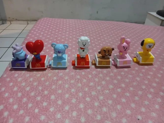 Bonecos bts bt21
