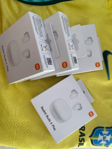 Fone de Ouvido Sem Fio Xiaomi Redmi Buds Play M2420E1 com AI NC - Branco