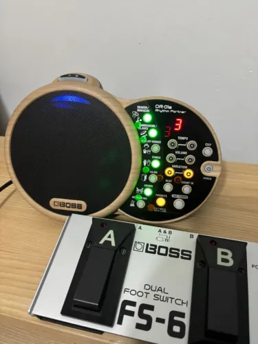 Percussão Eletrônica Boss DR-01s + Pedal