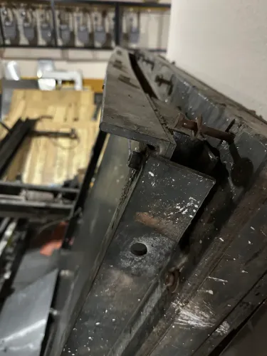 estrutura de ferro para montagem.cabine elevador