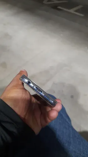 Vendo esse celular barato