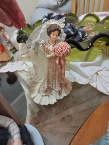 estatua?A DREAM COME TRUE? The Bridal Series Mall Humphrey Bogart 1993