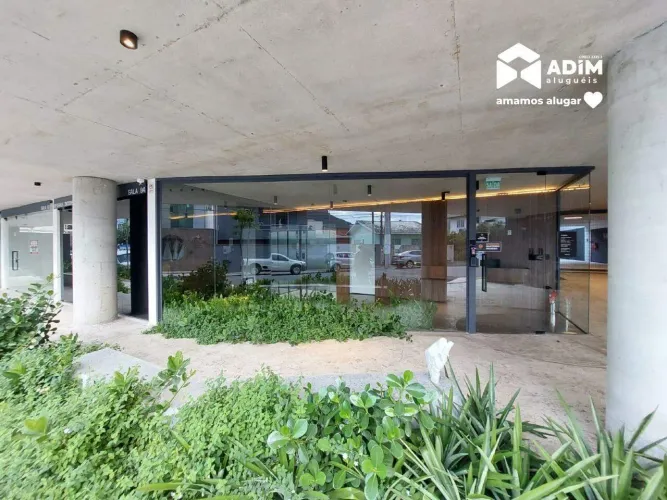 Sala comercial nova de 65,15mt² com vaga de garagem privativa no centro de Balneário Cambo