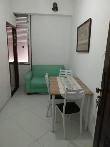 Centro - JA Aluga - quarto/sala mobiliado - Lateral - Não bate sol