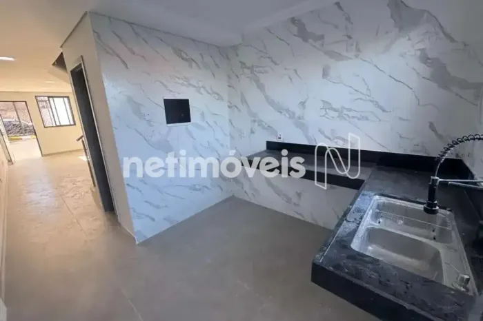 Casa com 2 Quartos e 2 Suítes à venda, 3 vagas, 132m²; - Copacabana