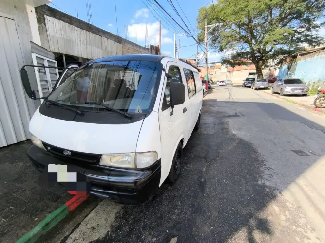 Kia Motors Besta Furgão 2.7 Diesel 2000