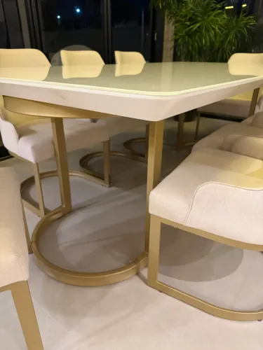 Mesa nova com 8 cadeiras