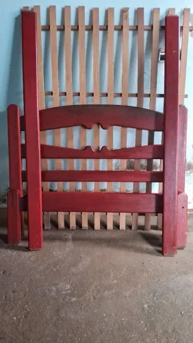 Vende-se cama de casal 
