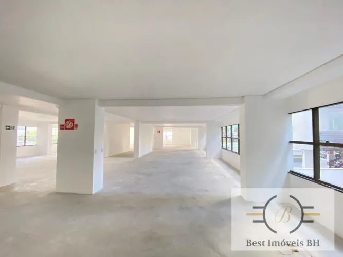 andar corporativo de 700m² para locação na Savassi