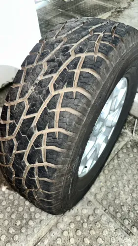 Pneu 265 70 r16 AT (NOVO) + Roda Liga Leve - Ranger 6 furos