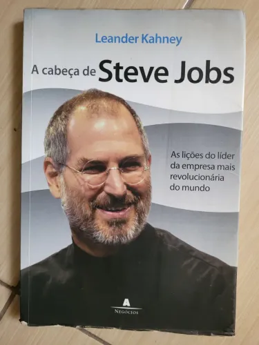 Livro. A cabeça de Steve jobs