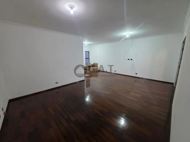 Casa para locação na Vila Trujillo, Sorocaba-SP: 2 quartos, 1 suíte, 2 salas, 2 banheiros,