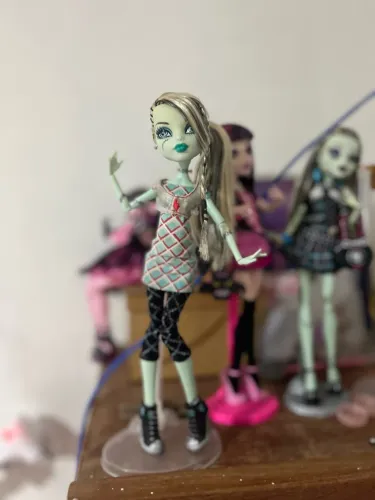 Frankie Stein Passeio no Shopping Monster High