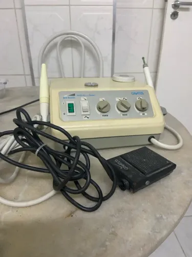 Aparelho de ultrassom odontológico gnatus