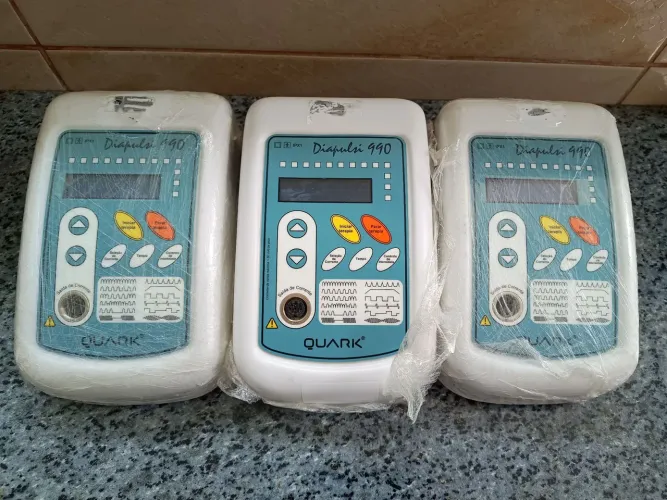 Vendo 3 Aparelhos de Multicorrentes para Fisioterapia, Funcionando. LEIA.
