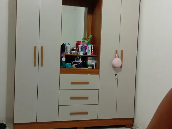 Vendo guarda-roupa novo