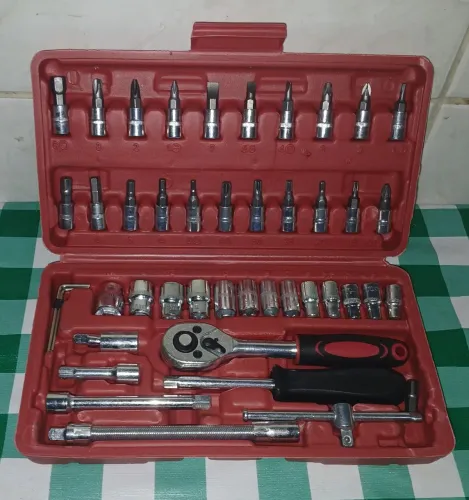 ? Kit de Chaves e Soquetes 46 Peças com Catraca - Completo e Seminovo!