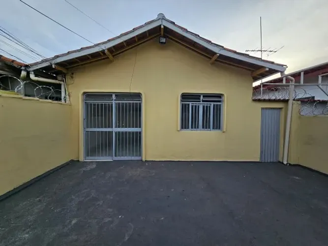 Casa para alugar no Setor Aeroporto, 2 quartos