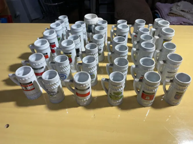 Coleção de mini canecas bar alemão lote com 38 unidades 