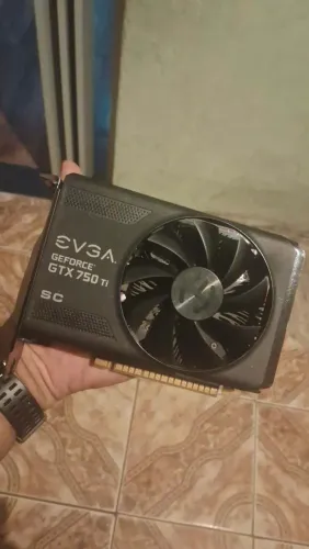 GTX 750 TI 2GB COM DEFEITO