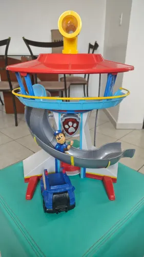 A Torre de Vigilância Central de Comando da Patrulha Canina