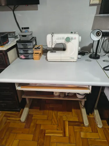 Vendo mesa escritório/ costura