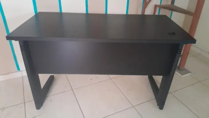 Mesa Escrivaninha Escritório Home Office Preta 120x60 Espaçosa