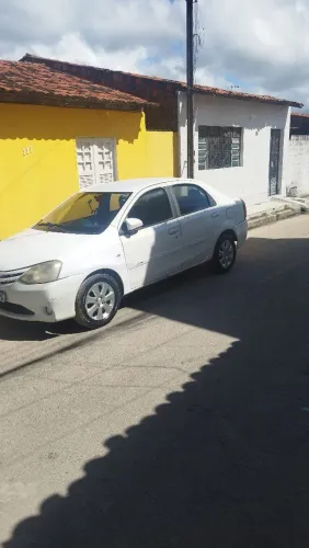 Toyota Etios X Sedan 1.5 Flex 16V 4P Mec. 2014