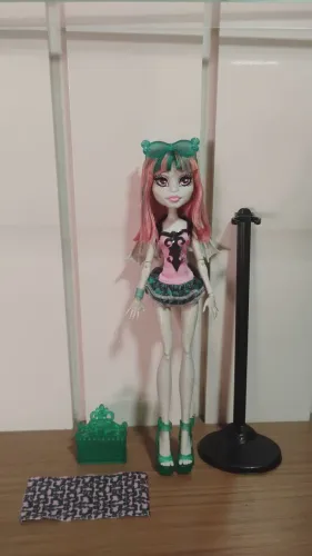 Monster high Rochelle swim class boneca