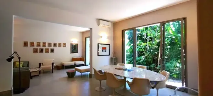 Linda casa contemporânea mobiliada com 3 quartos / 1 suíte no Outeiro da Glória / Rio de J