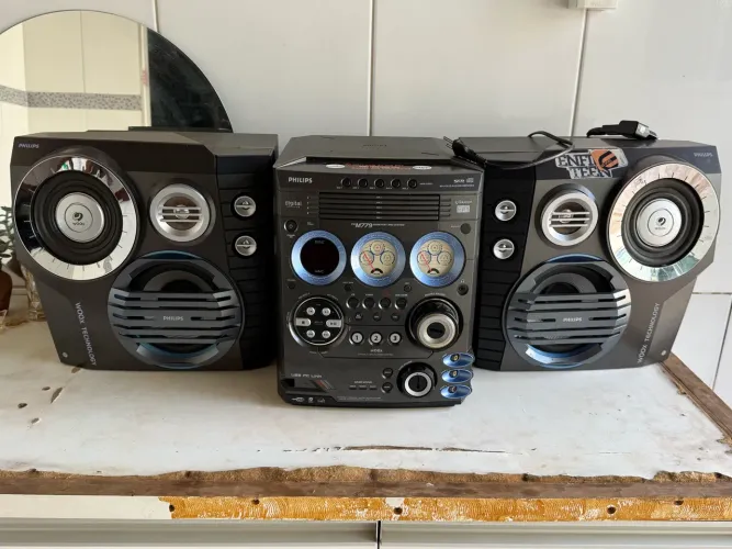 Mini system Phillips 500 rms